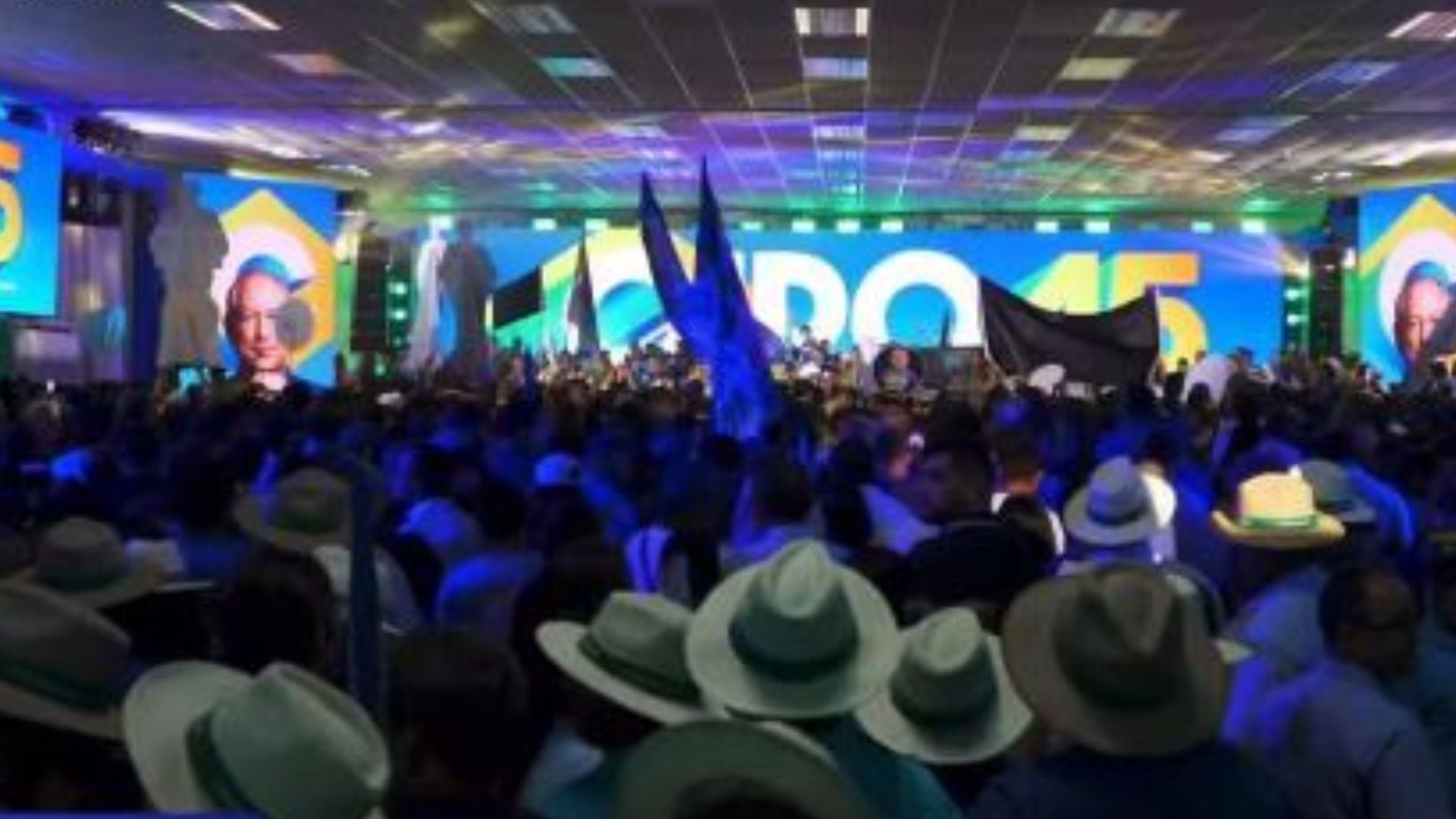 "Basta pegar uma boquinha, meter a mão e roubar", diz Ciro Gomes em ataque ao PT - QTU Questões do Universo