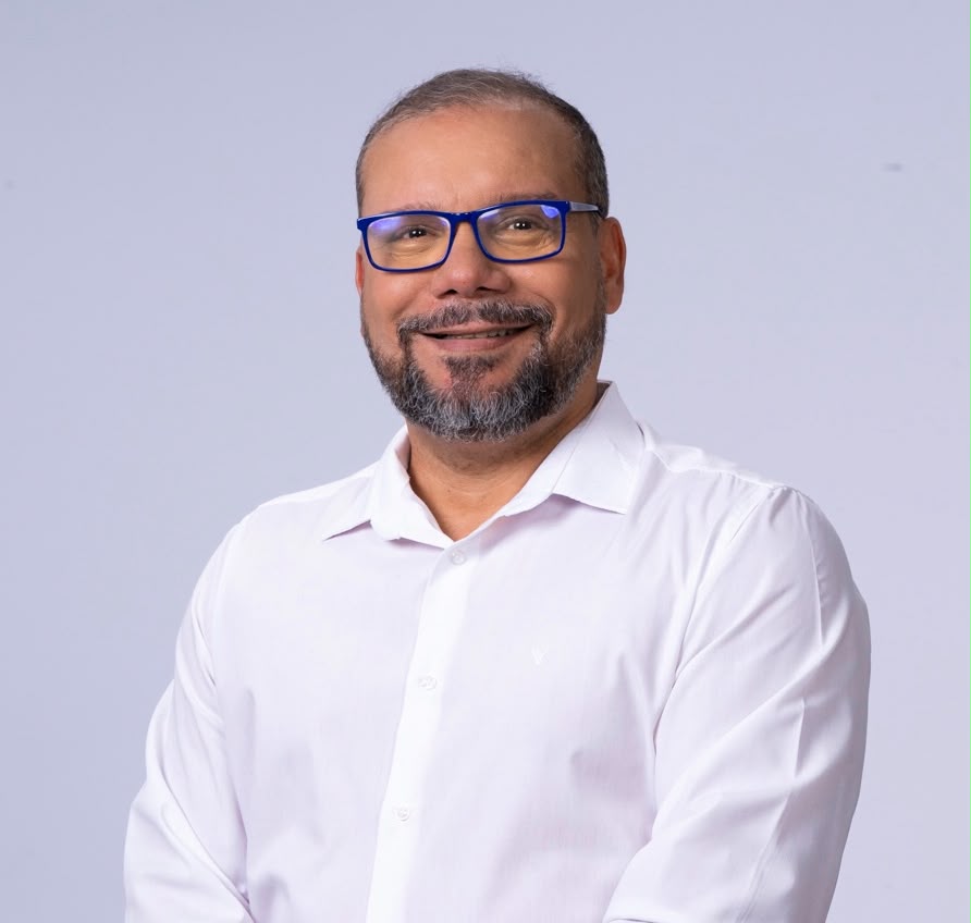 Diretor regional do Colégio Anchieta