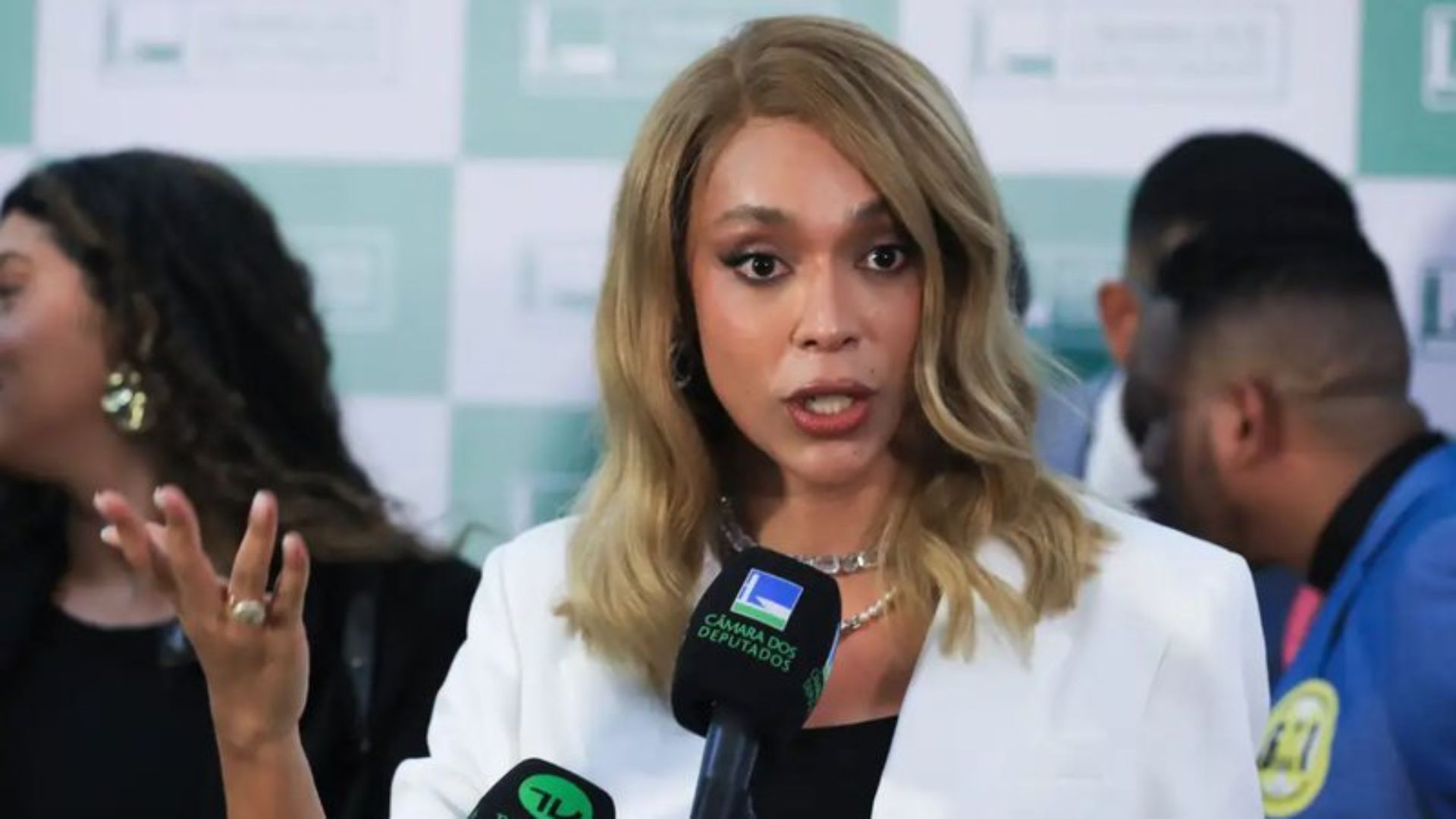 SBT sofre derrota na Justiça e terá que exibir resposta de Erika Hilton no Programa do Ratinho - Foto:  Lula Marques/Agência Brasil