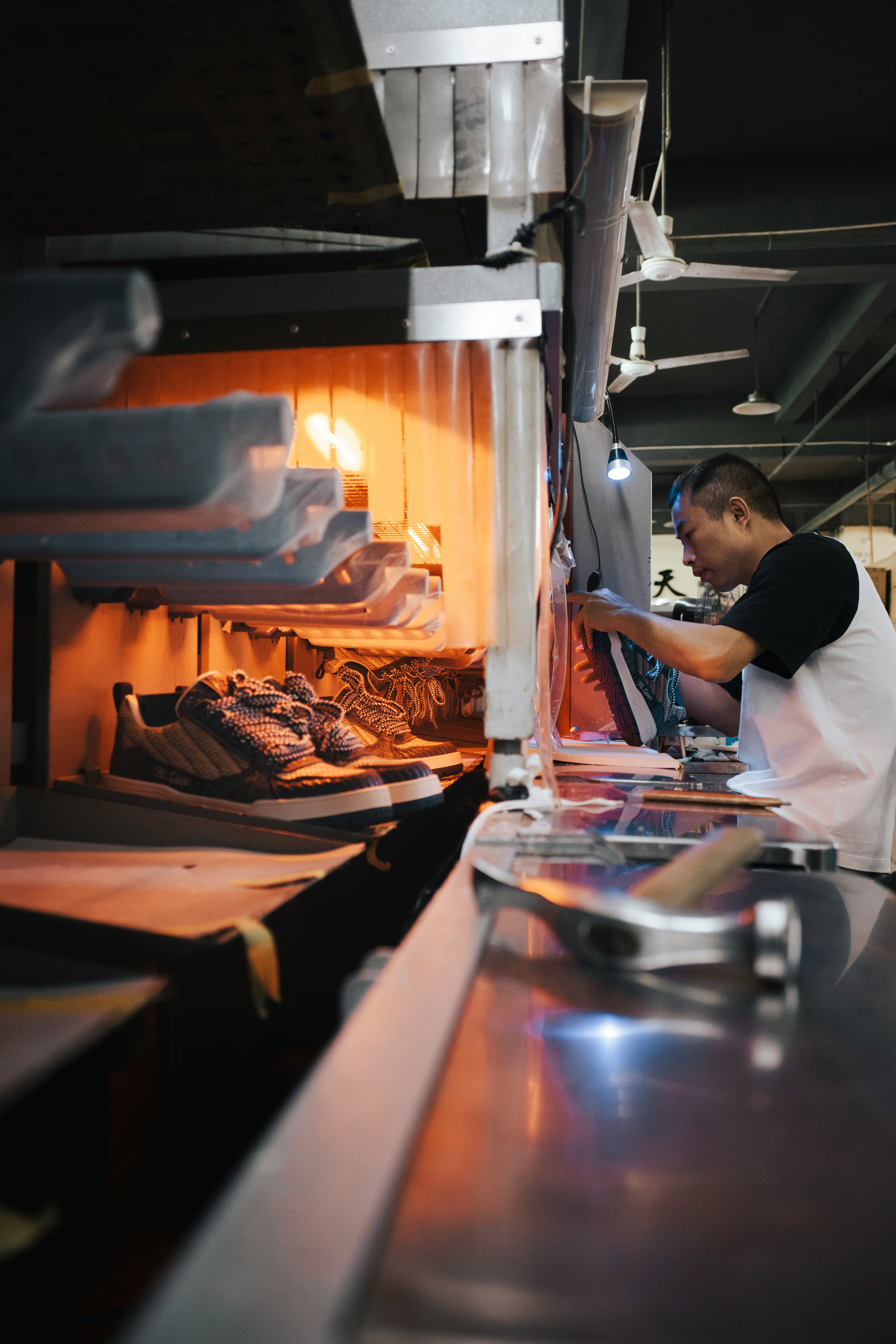 Gigante dos calçados investe R$ 3 milhões em fábrica no Brasil e promete até 2 mil empregos