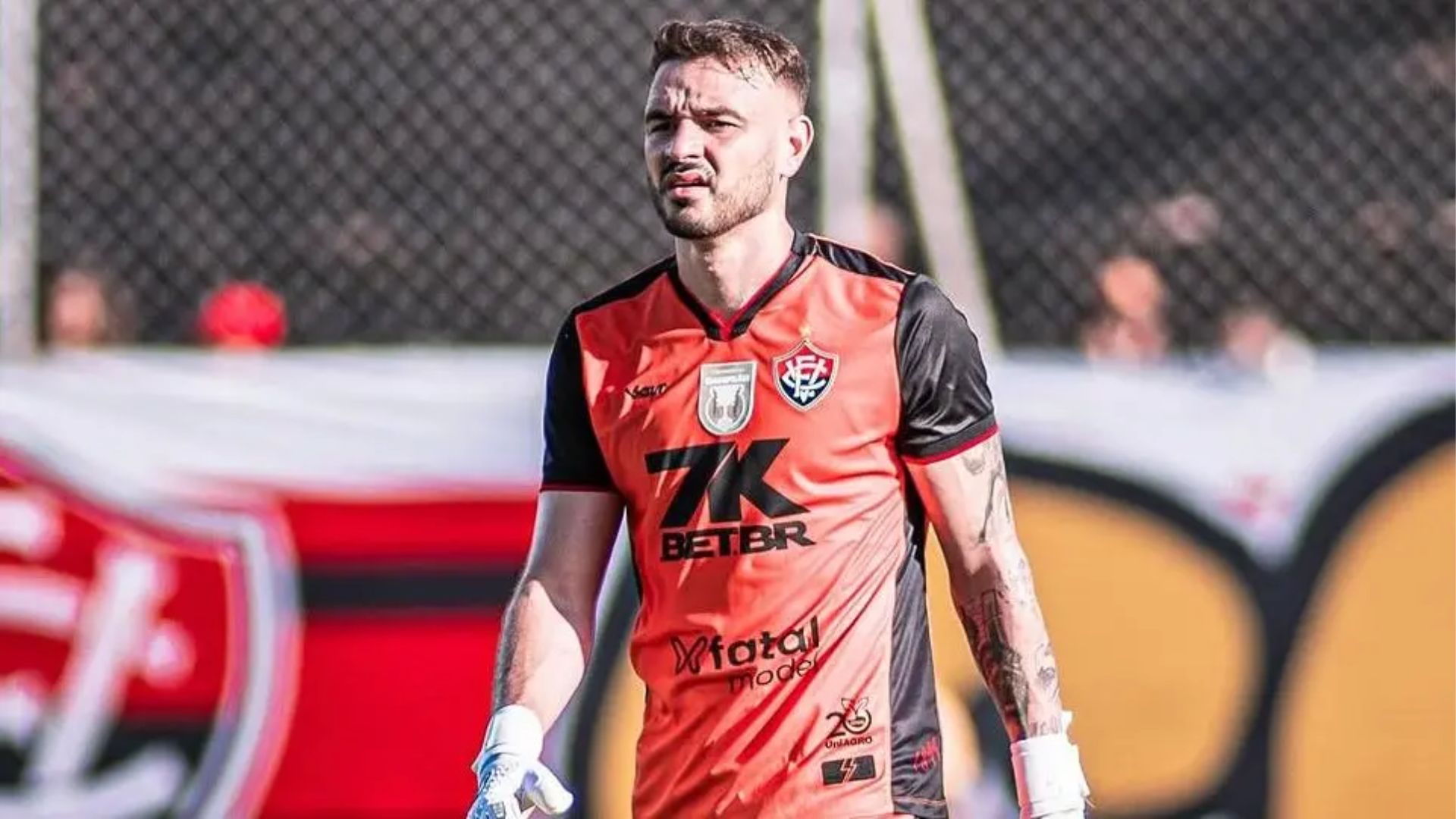  Gabriel Vasconcelos com as cores do Esporte Clube Vitória - Foto: Victor Ferreira / ECV