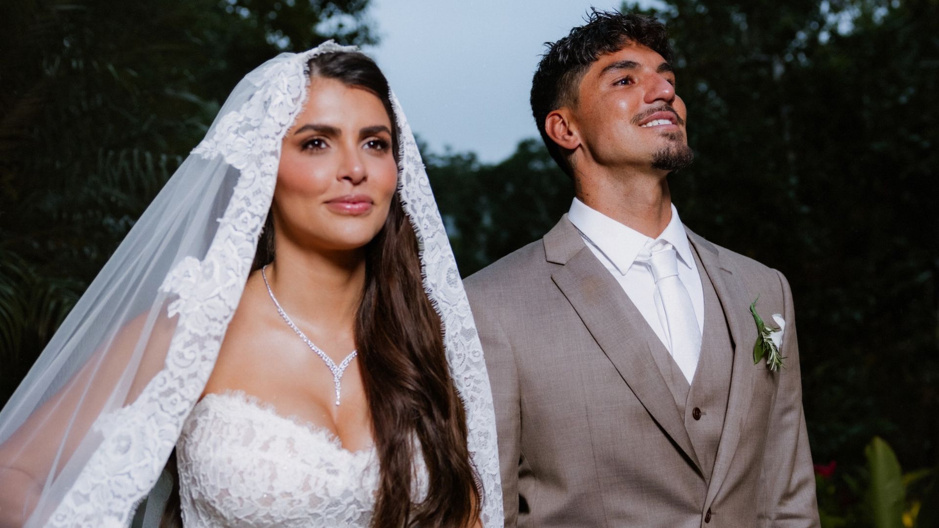 Gabriel Medina abre o coração e se declara à esposa após perda gestacional: "Minha princesa"