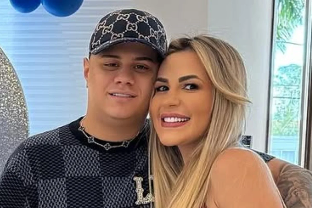 Deolane Bezerra e filho Gilliard Vidal