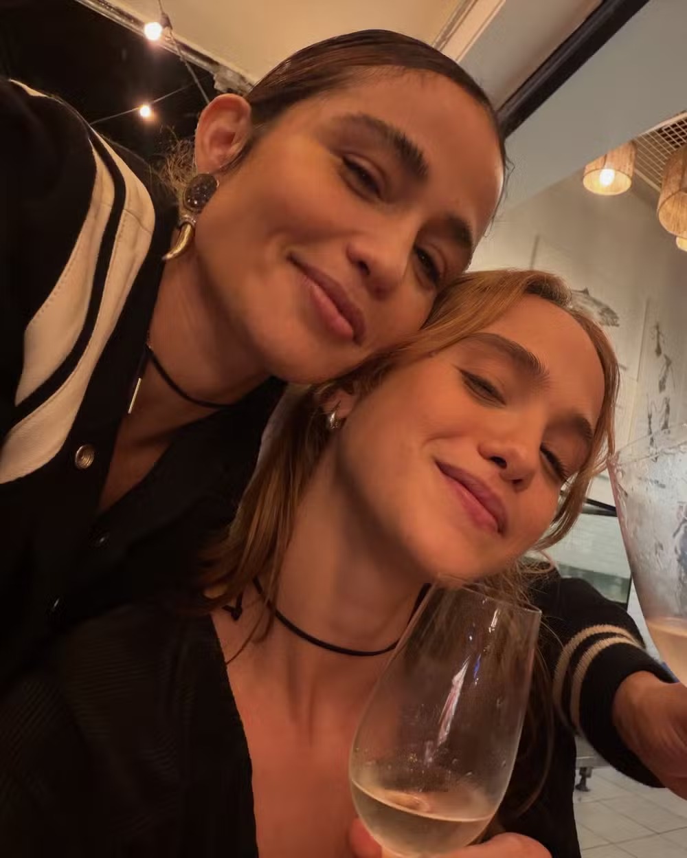 Nanda Costa e Emilie Rey