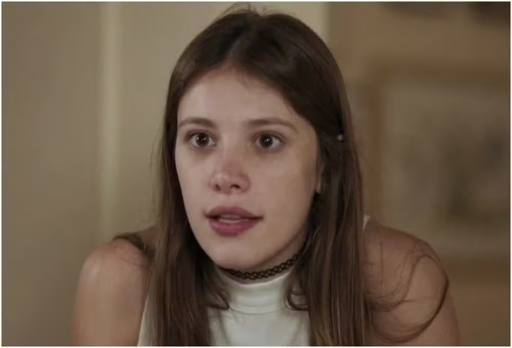 Caroline Dallarosa atuando em Malhação