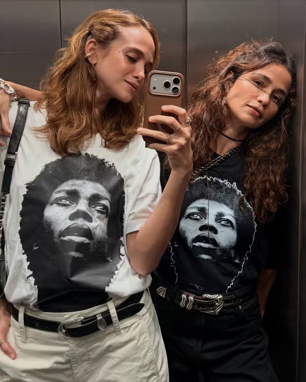 Nanda Costa e Emilie Rey