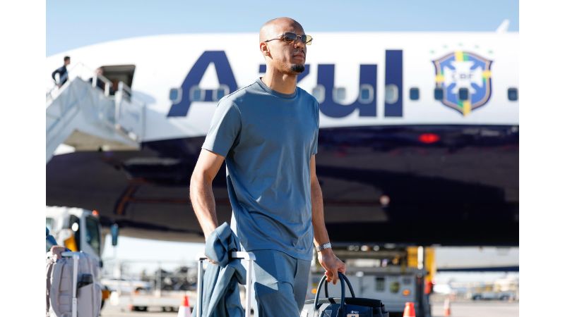 O volante brasileiro Fabinho