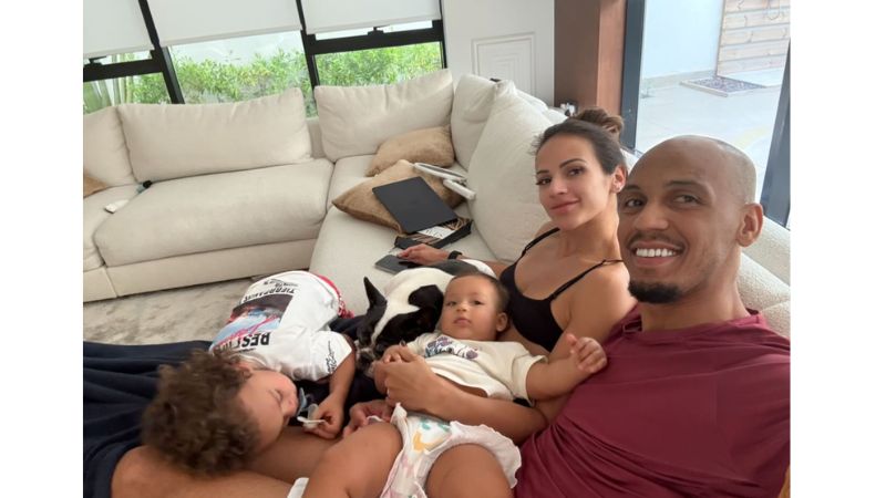 O volante brasileiro Fabinho