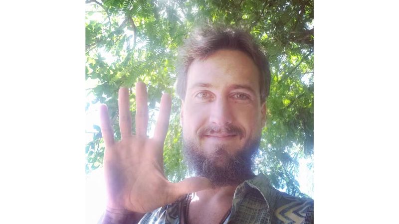 Ex-ator da Globo muda de nome e surpreende ao morar em ônibus