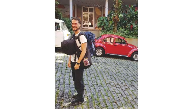 Ex-ator da Globo muda de nome e surpreende ao morar em ônibus