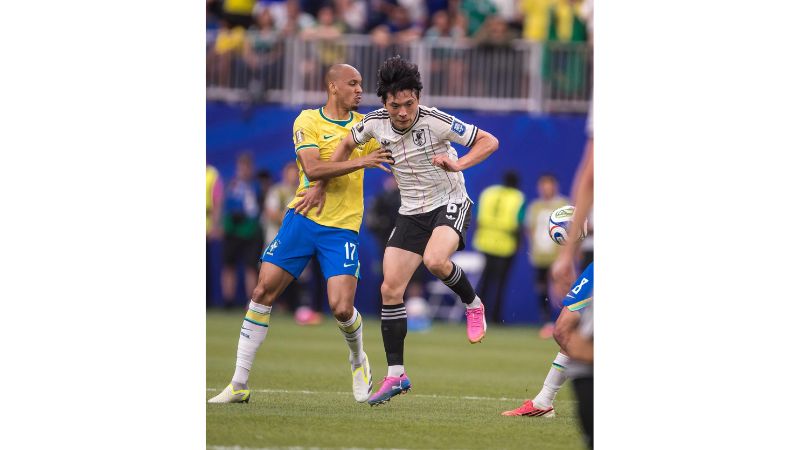 O volante brasileiro Fabinho