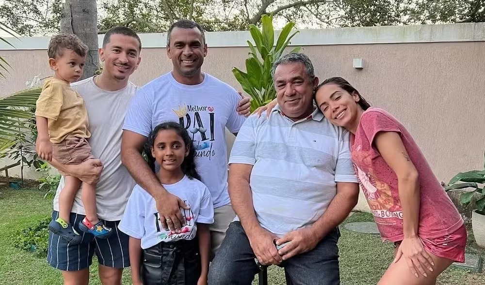 Anitta e irmãos | Reprodução / Redes Sociais 