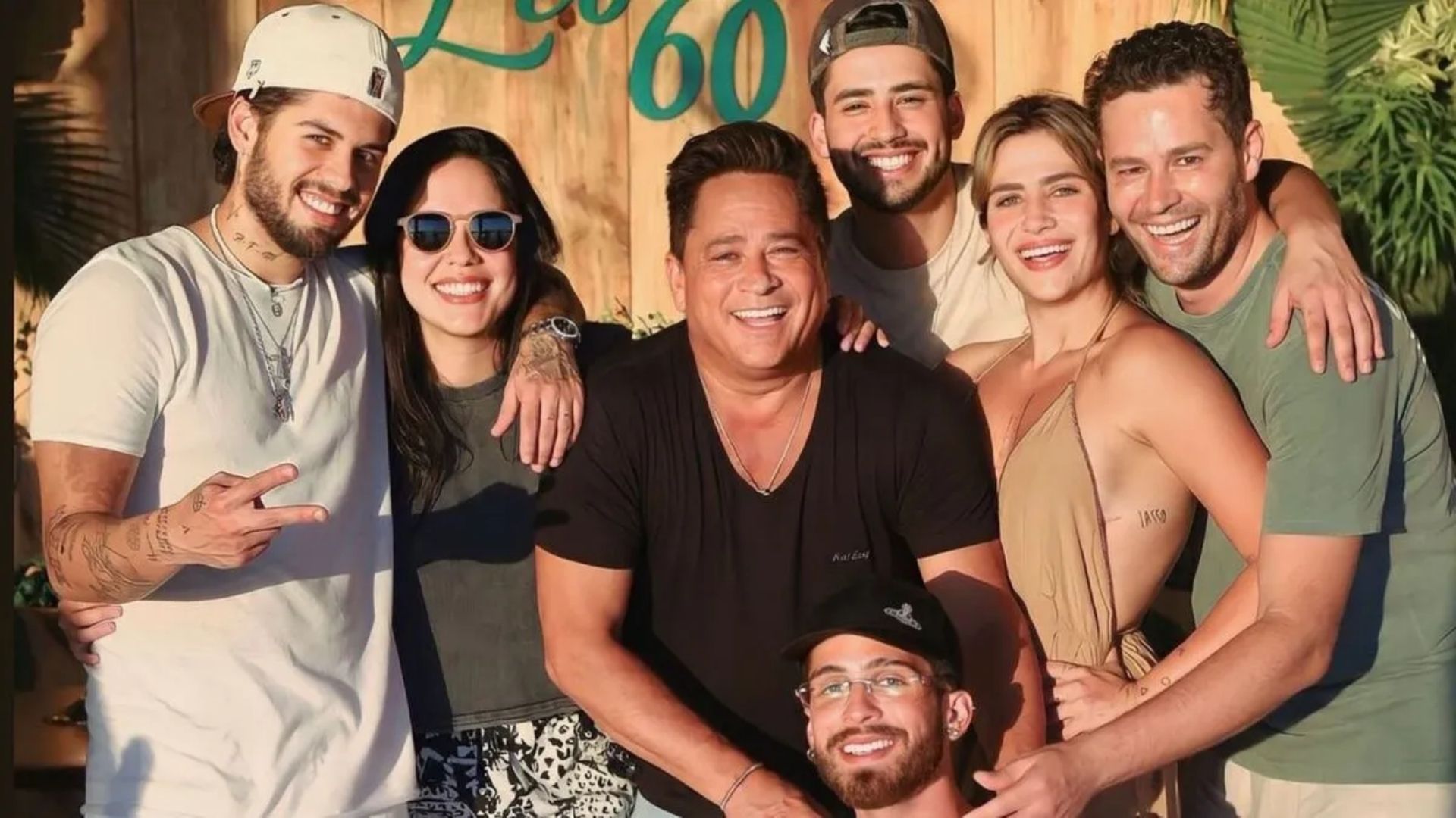 Matheus Vargas mantém relação próxima com o pai, Leonardo, e os irmãos, que costumam aparecer reunidos nas redes sociais — Foto: Reprodução/Instagram