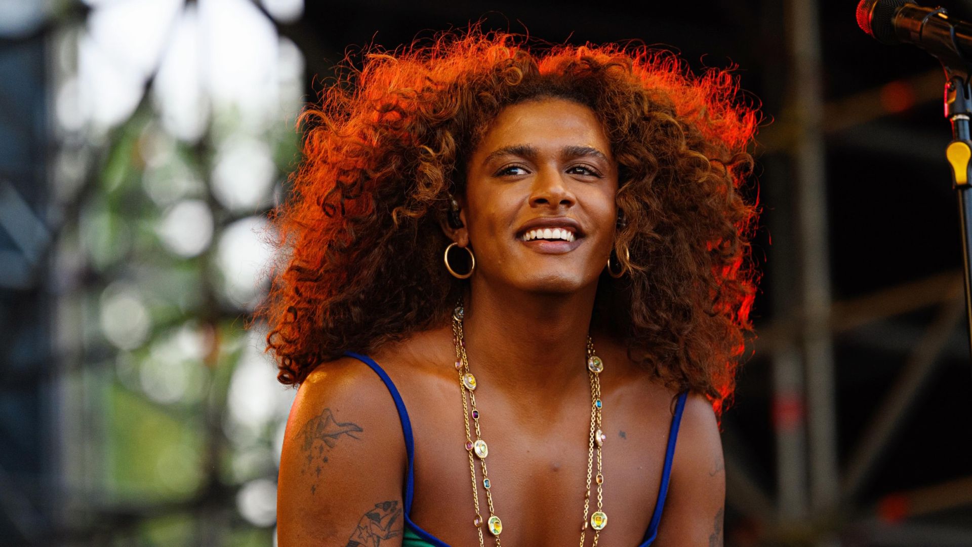 Cantora desabafou sobre ser seguida por seguranças em lojas e shoppings e falou sobre os impactos do preconceito em sua trajetória - Foto: Instagram/@linikeroficial