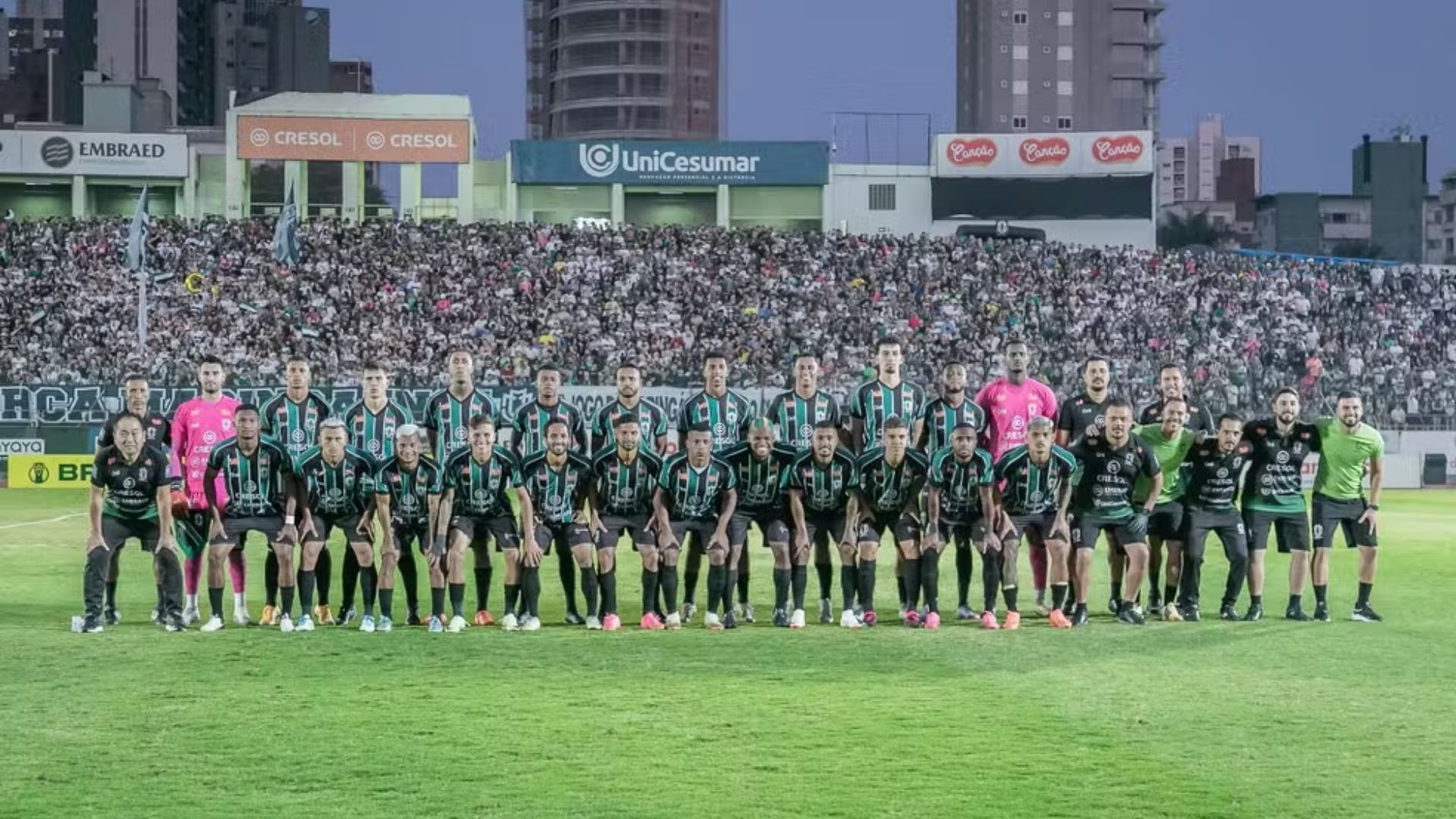 Elenco do Maringá no acesso à Série C do Brasileiro — Foto: Fernando Teramatsu/Maringá FC