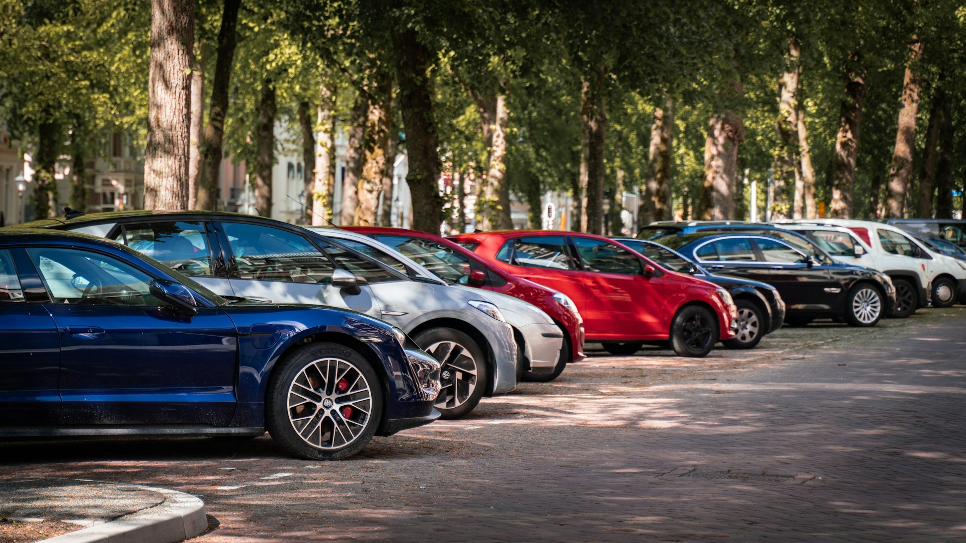 Espaço público para venda de carros