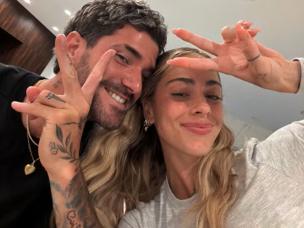 Namorad de De Paul, Tini Stoessel rompeu com o pai, Alejandro Stoessel  