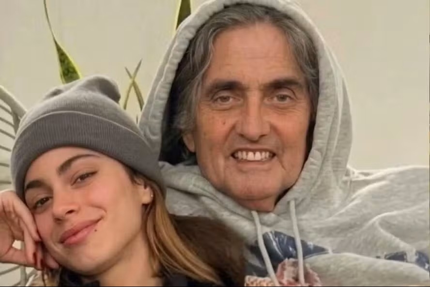 Namorad de De Paul, Tini Stoessel rompeu com o pai, Alejandro Stoessel  