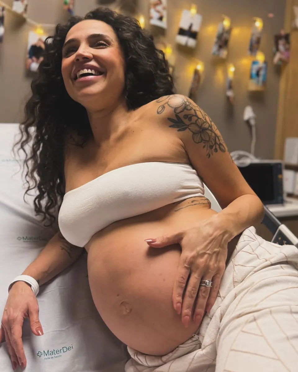 Paula Amorim em trabalho de parto