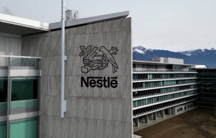 Fachada de fábrica da Nestlé