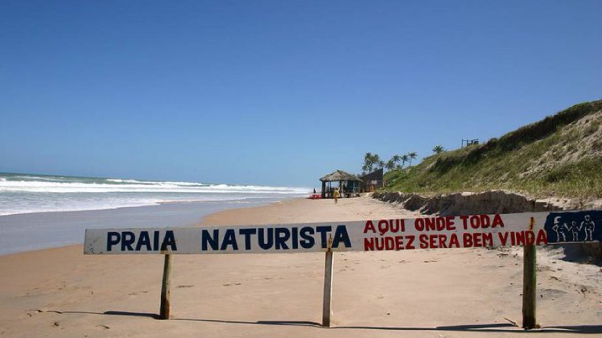Trecho da Praia Massarandupió em Entre Rios, na Bahia - Foto: Divulgação | Turismo de Massarandupió