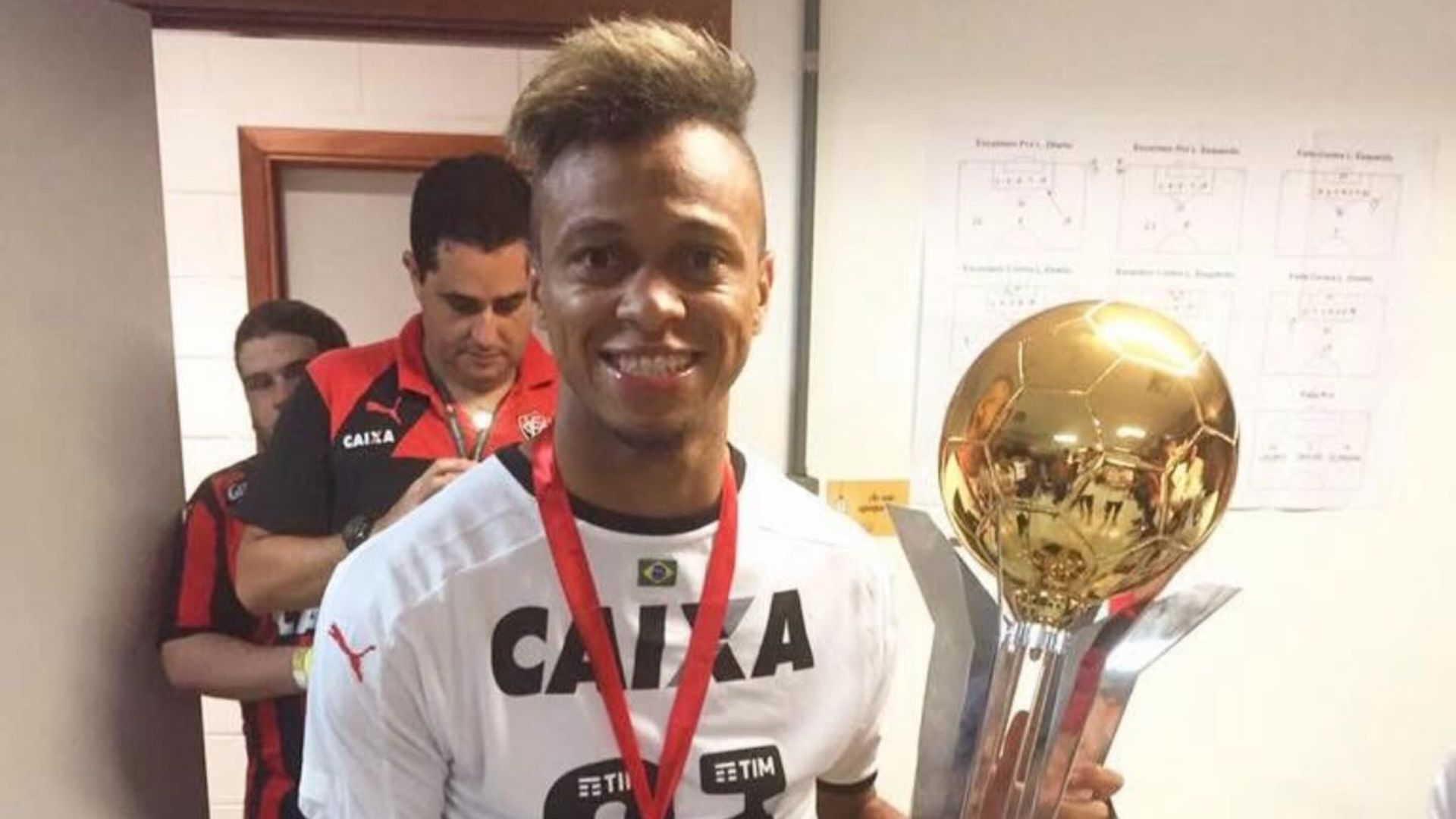 William Henrique, conhecido pela torcida rubro-negra como “Pica-Pau” ou “Talismã”.