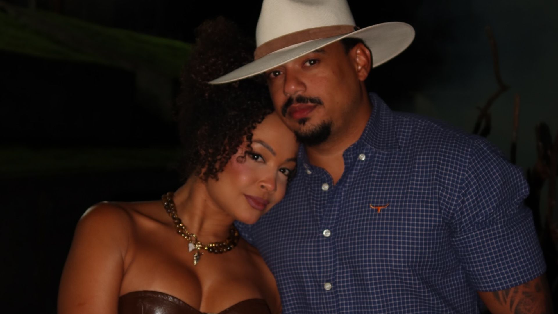 Rafa Moreira foi surpreendida por Hivaldo Jr. com pedido de casamento durante passeio de lancha na Itália, poucos meses após oficializarem namoro - Foto: Instagram