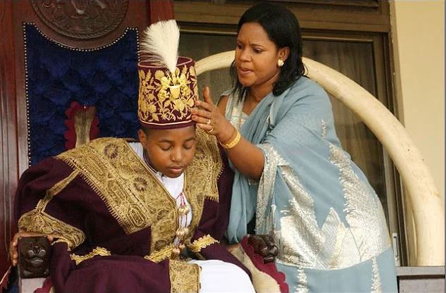 Oyo Nyimba Kabamba Iguru Rukidi IV, rei de Tooro, em Uganda | Reprodução