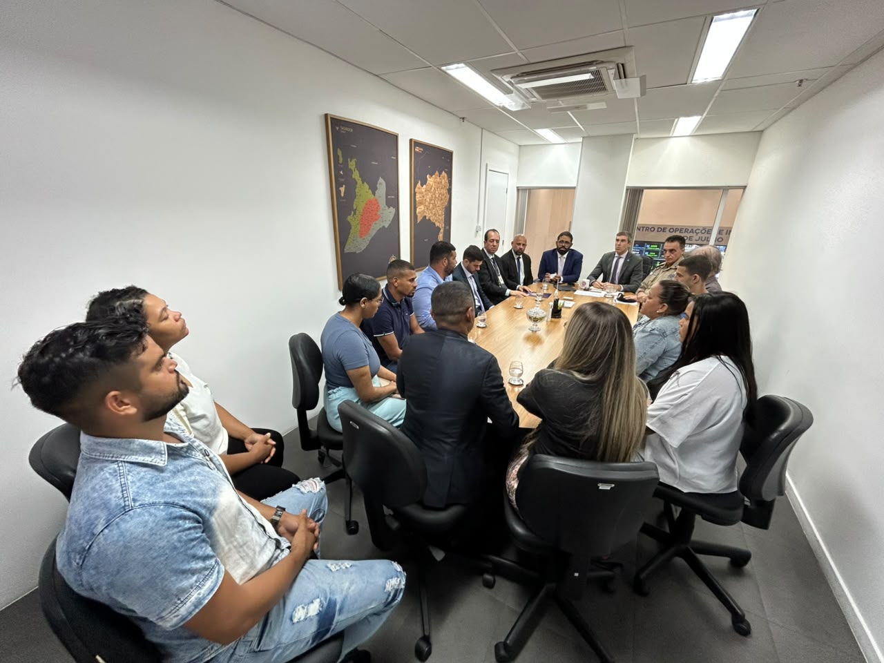 Família de Léo Lanches se reúne com secretários da Segurança e de Justiça