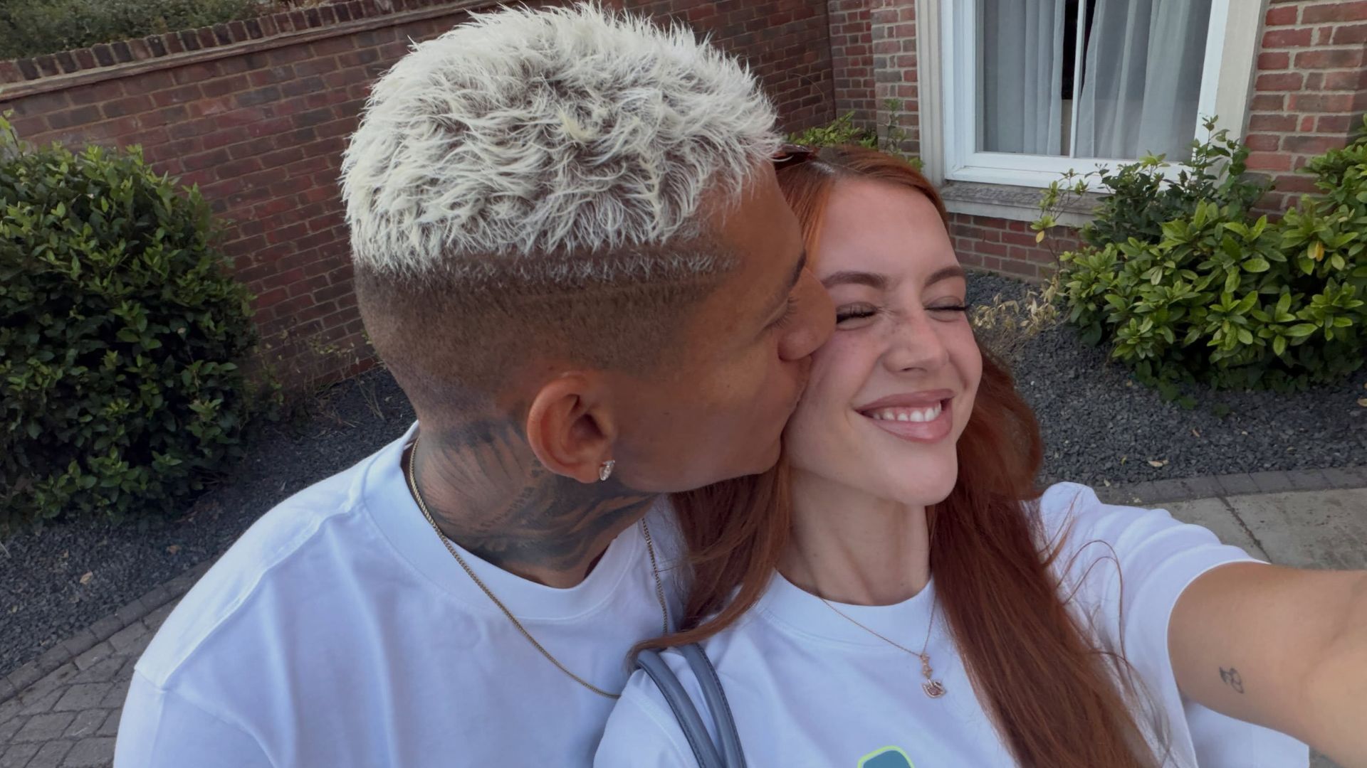 Casal se conheceu virtualmente em 2019 e iniciou o romance anos depois | Reprodução/Instagram