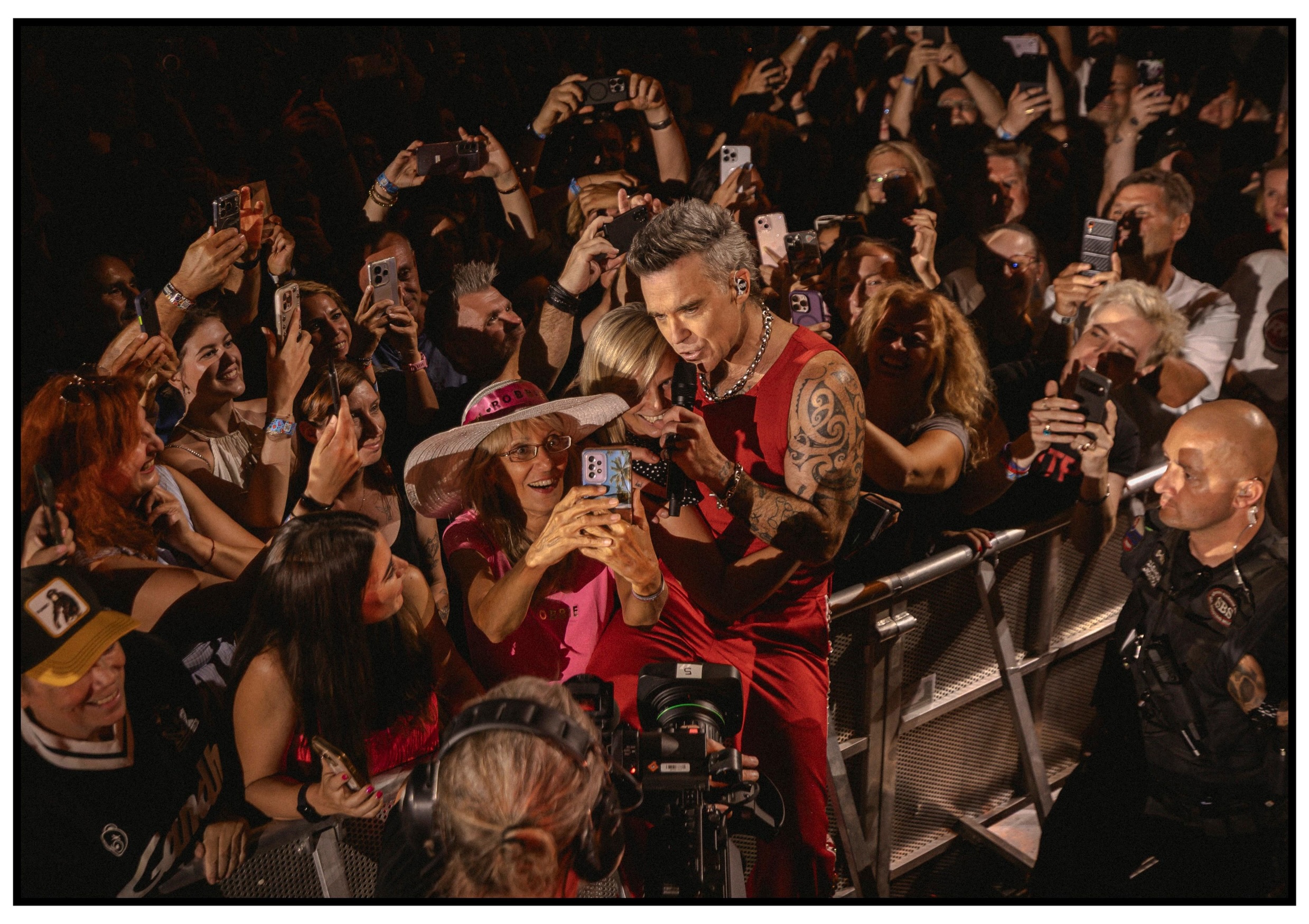 Robbie Williams em show na Eslováquia - Foto: Reprodução / Redes Sociais / Instagram / @robbiewilliams
