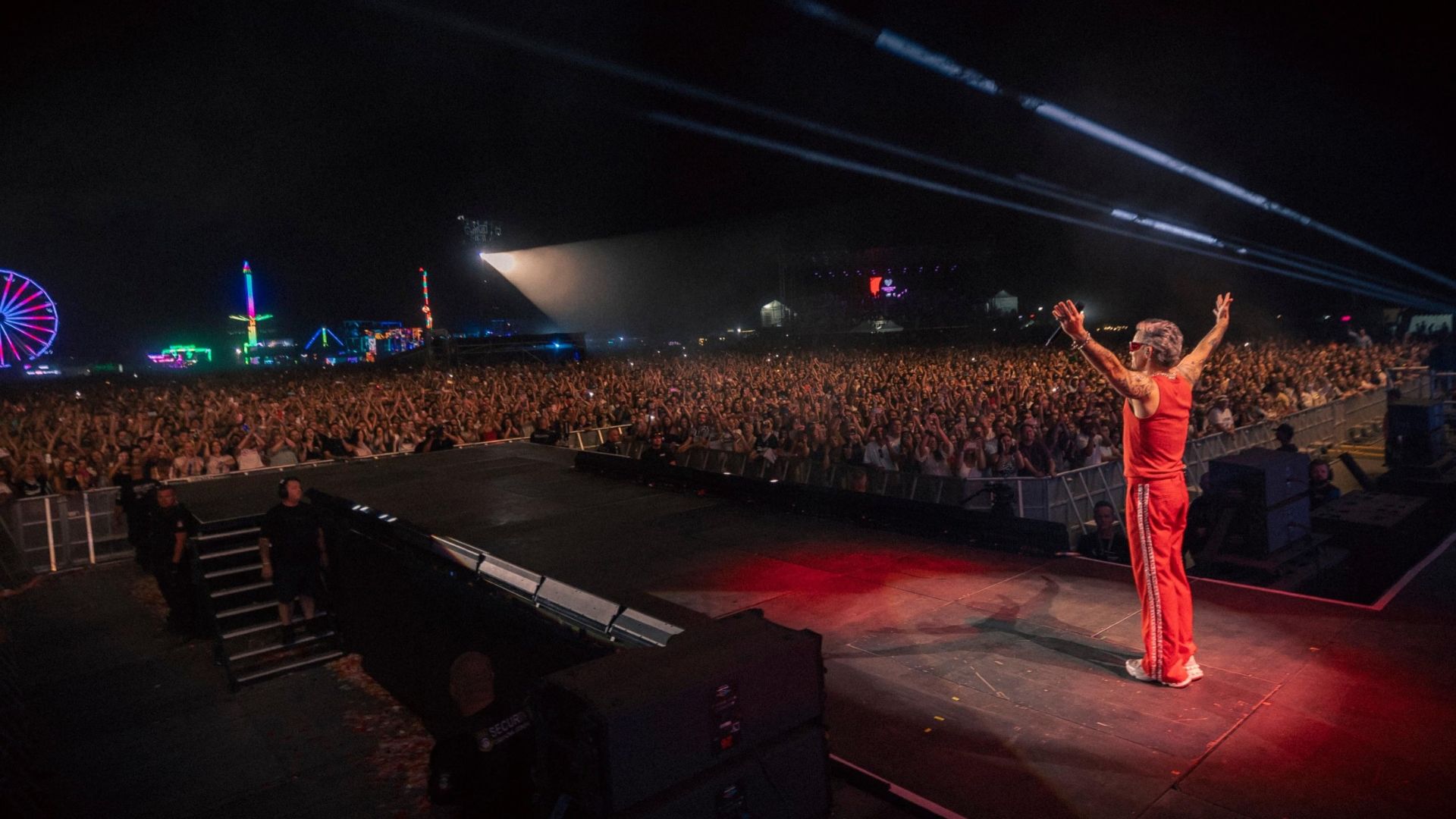 Robbie Williams em show na Eslováquia - Foto: Reprodução / Redes Sociais / Instagram / @robbiewilliams
