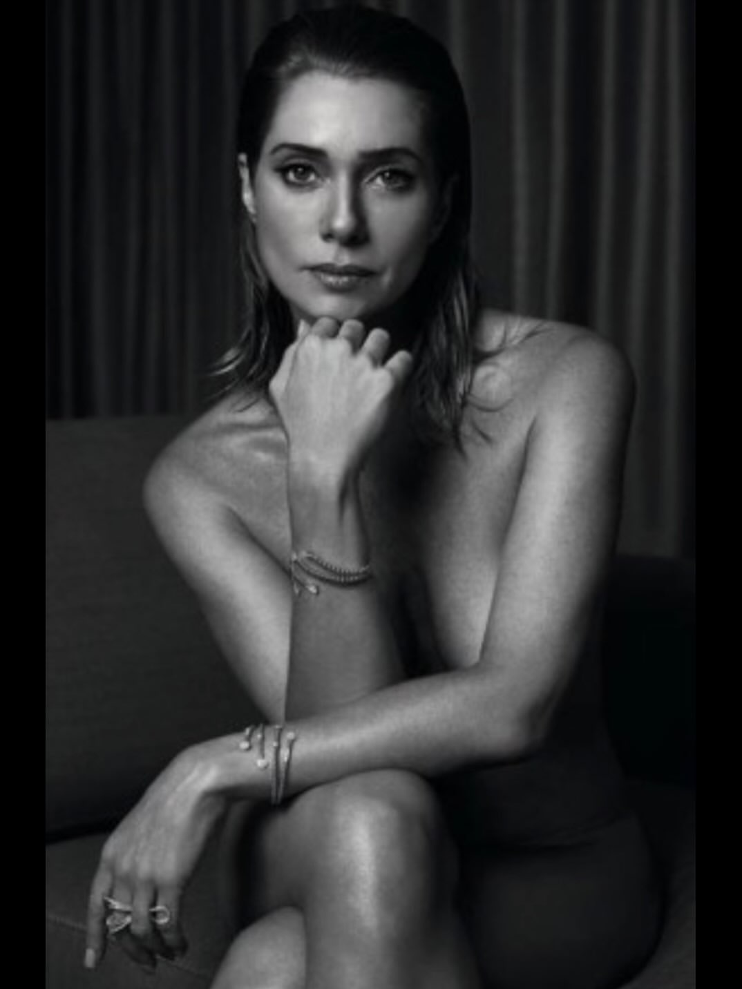 Leticia Spiller em ensaio sensual (Reprodução / Redes Sociais - Foto: Yuri Sardenberg)