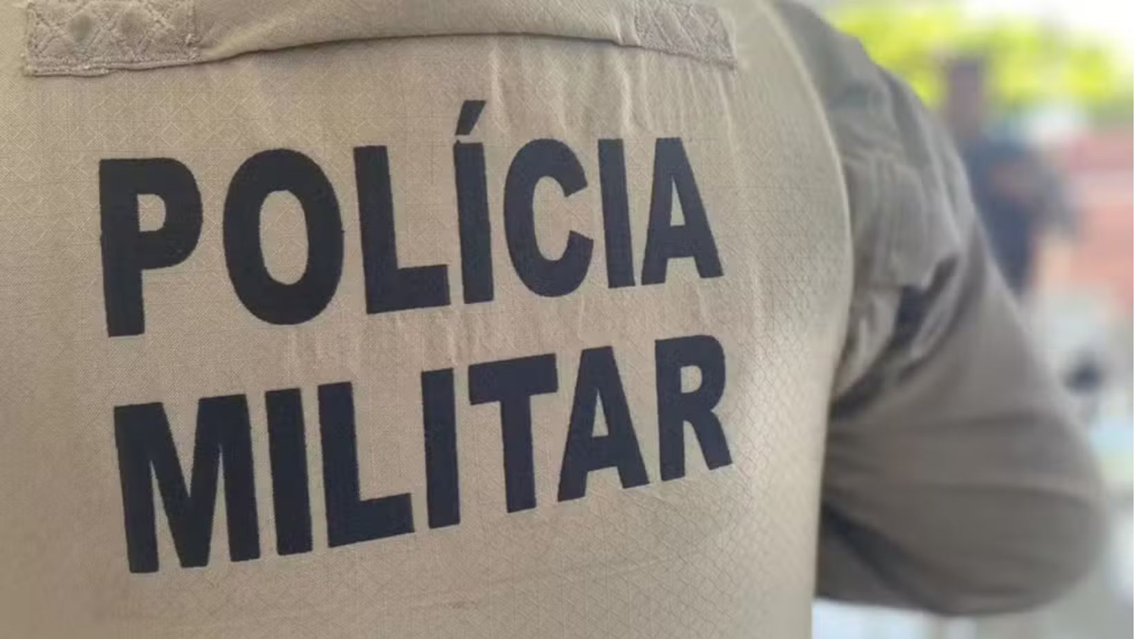 Homem é preso suspeito de matar jovem com mais de 20 tiros a caminho do trabalho em Feira de Santana - QTU Questões do Universo