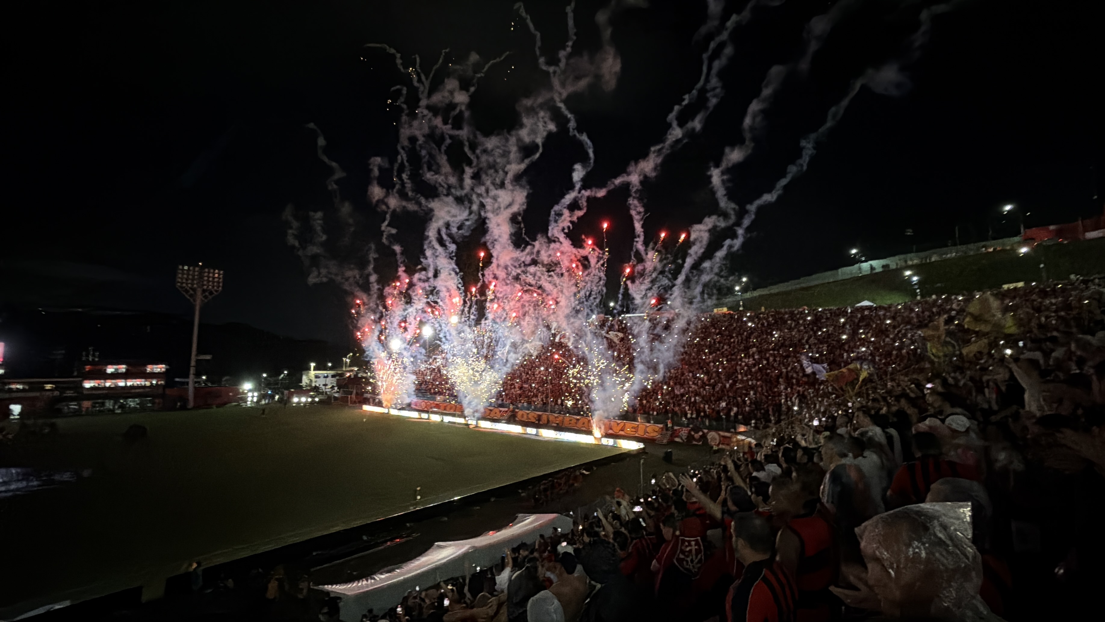 Foto do Estádio Manoel Barradas (Barradão) antes do início do jogo contra o Botafogo no dia 16/08/2026