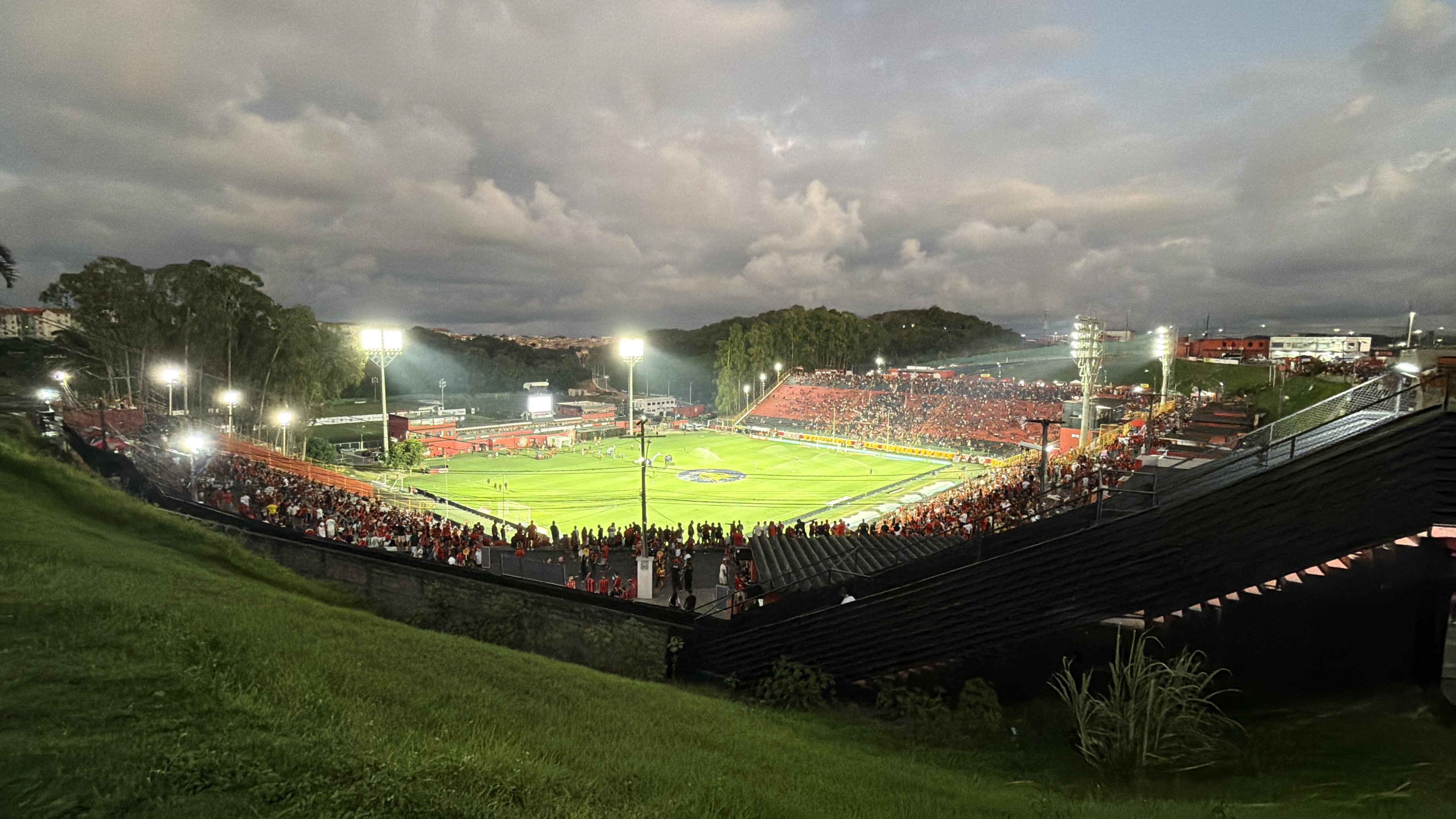Foto do Estádio Manoel Barradas (Barradão) antes do início do jogo contra o Botafogo no dia 16/08/2026