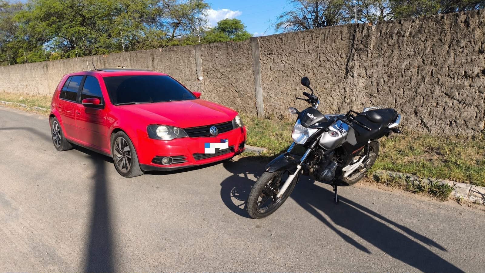 Polícia prende dupla acusada de tentar matar funcionário que vendia fiado em loja de Jequié - QTU Questões do Universo