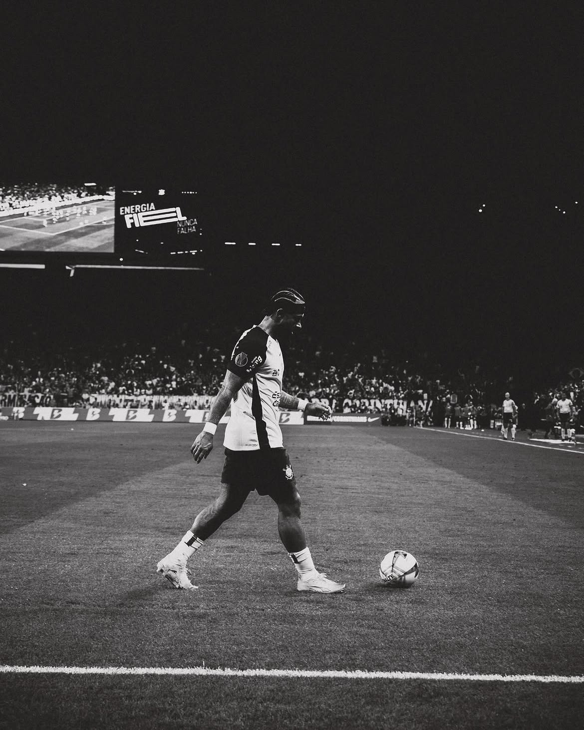 Reprodução/Instagram @memphisdepay
