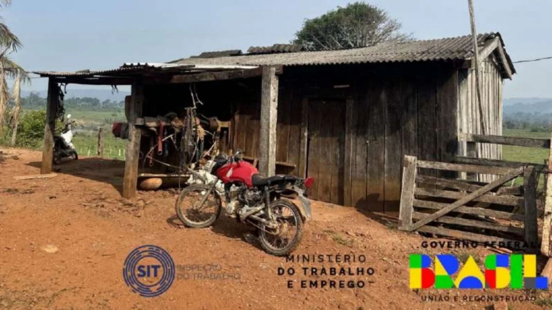 Condições irregulares aos trabalhadores foram encontradas no local - Foto: Reprodução / Redes Sociais