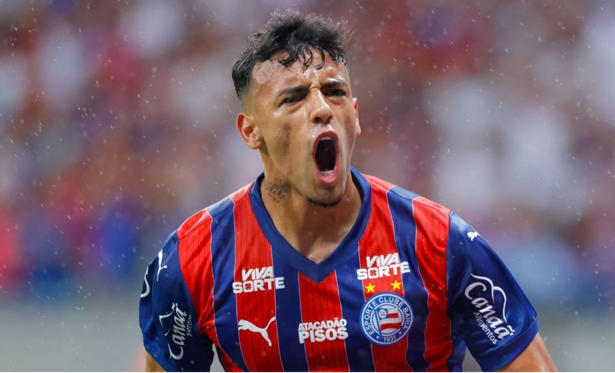 Venda mais cara da história do Bahia encaminha acerto com rival da Série A e já tem data para chegar no Brasil