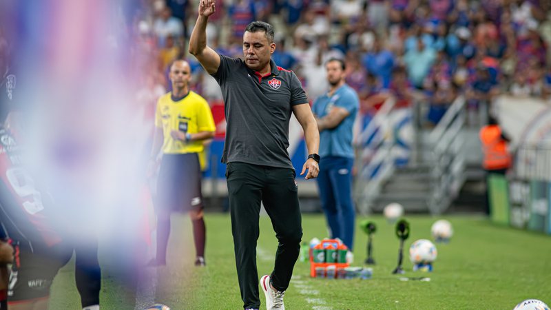 Jair Ventura no comando do Esporte Clube Vitória - Foto: Victor Ferreira / ECV