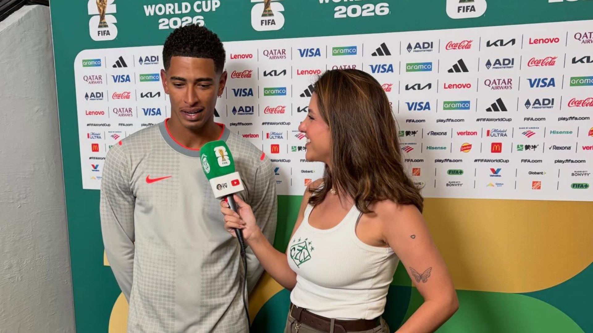 Victória Leite na CazéTV - Foto: Reprodução / Redes Sociais / Instagram / @victorialeitem