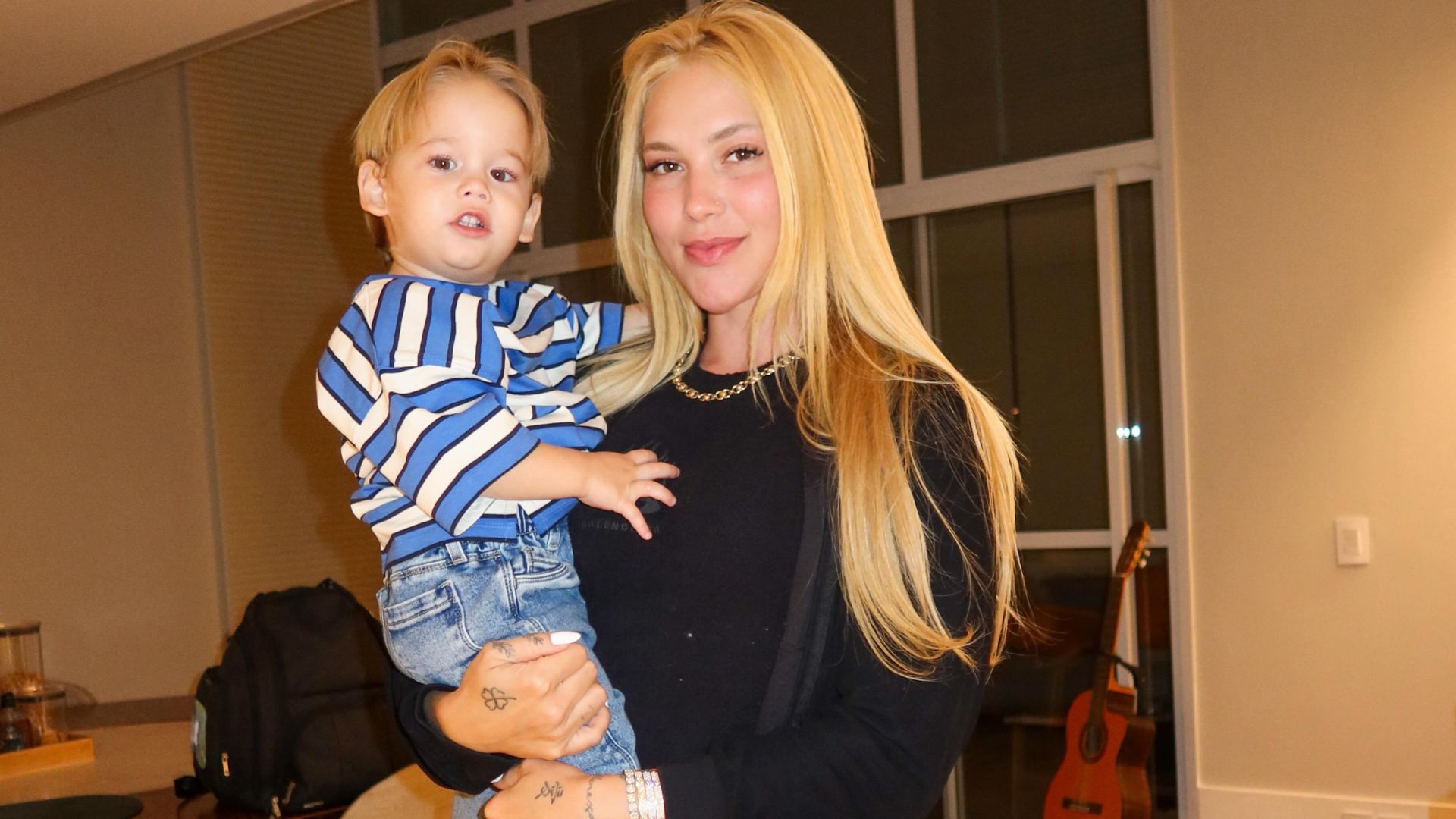 Virginia Fonseca posa com o filho caçula, José Leonardo, durante passagem por Madri, na Espanha. Foto: Instagram