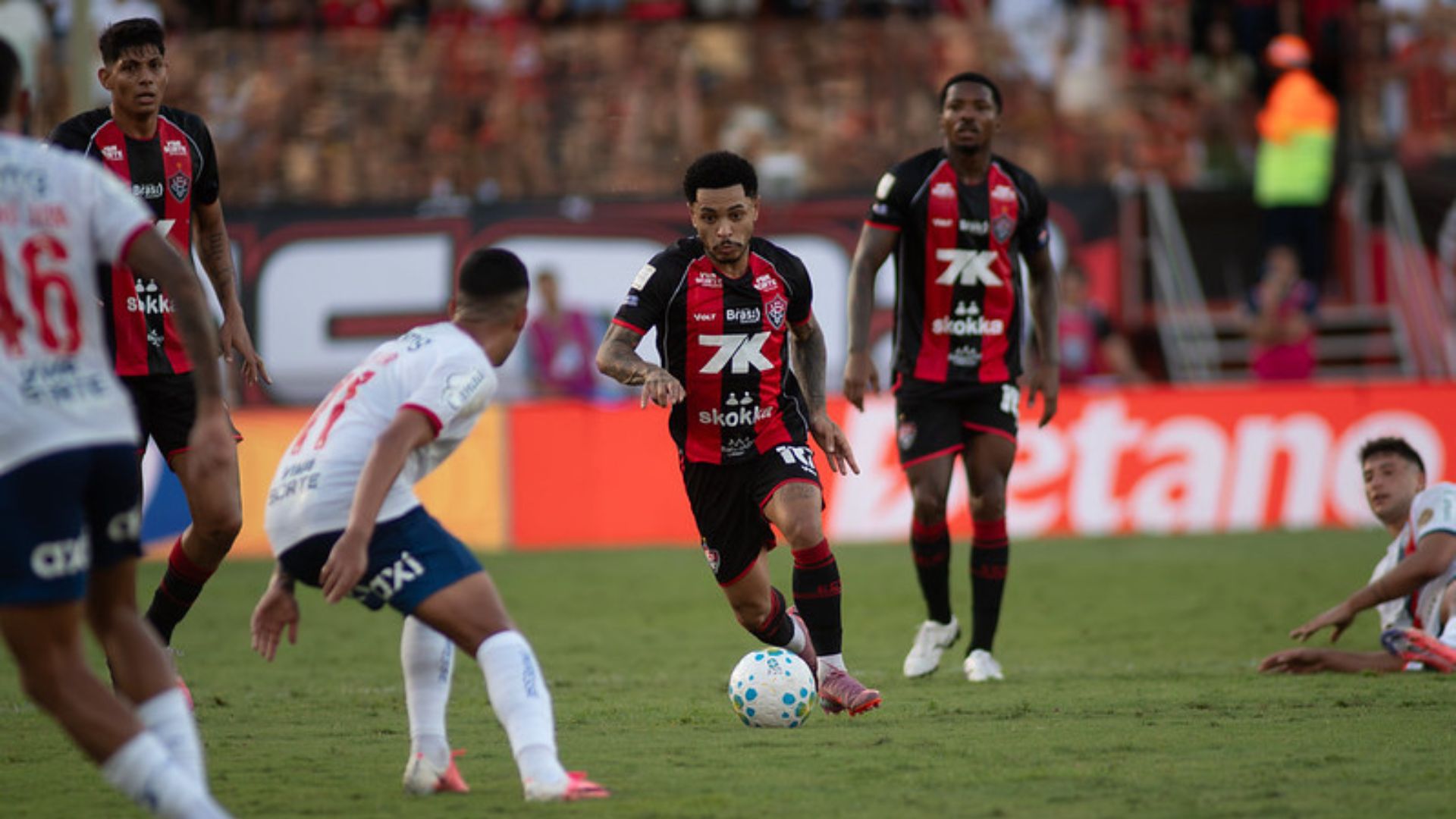 Clima esquentou entre jogadores durante o Ba-Vi disputado no último domingo (23) — Foto: Victor Ferreira/EC Vitória