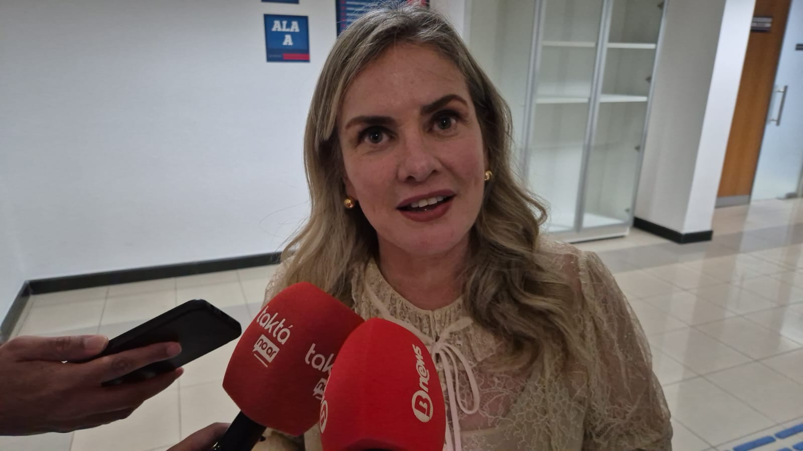 Ivana Bastos analisa possível terceiro mandato de Carlos Muniz: "É a lei que vai dizer" - QTU Questões do Universo