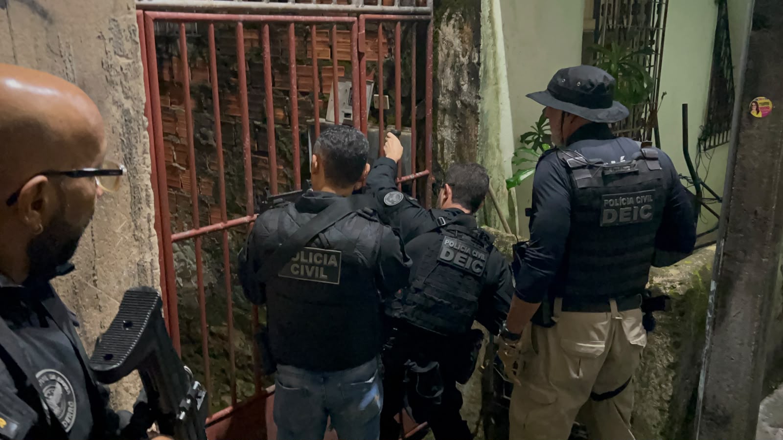 Operação foi deflagrada na madrugada desta quarta-feira (19)
