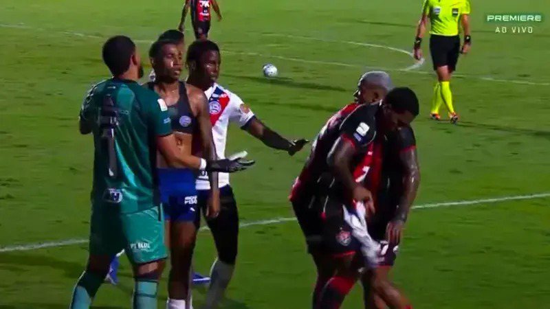 Confusão no clássico Ba-Vi no último (23) - Letícia Martins / EC Bahia