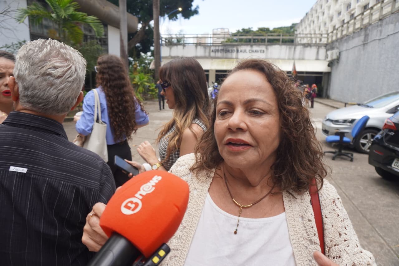 Aladilce elogia desempenho de Lula em sabatina: “Mais preparado que nas outras vezes" - QTU Questões do Universo