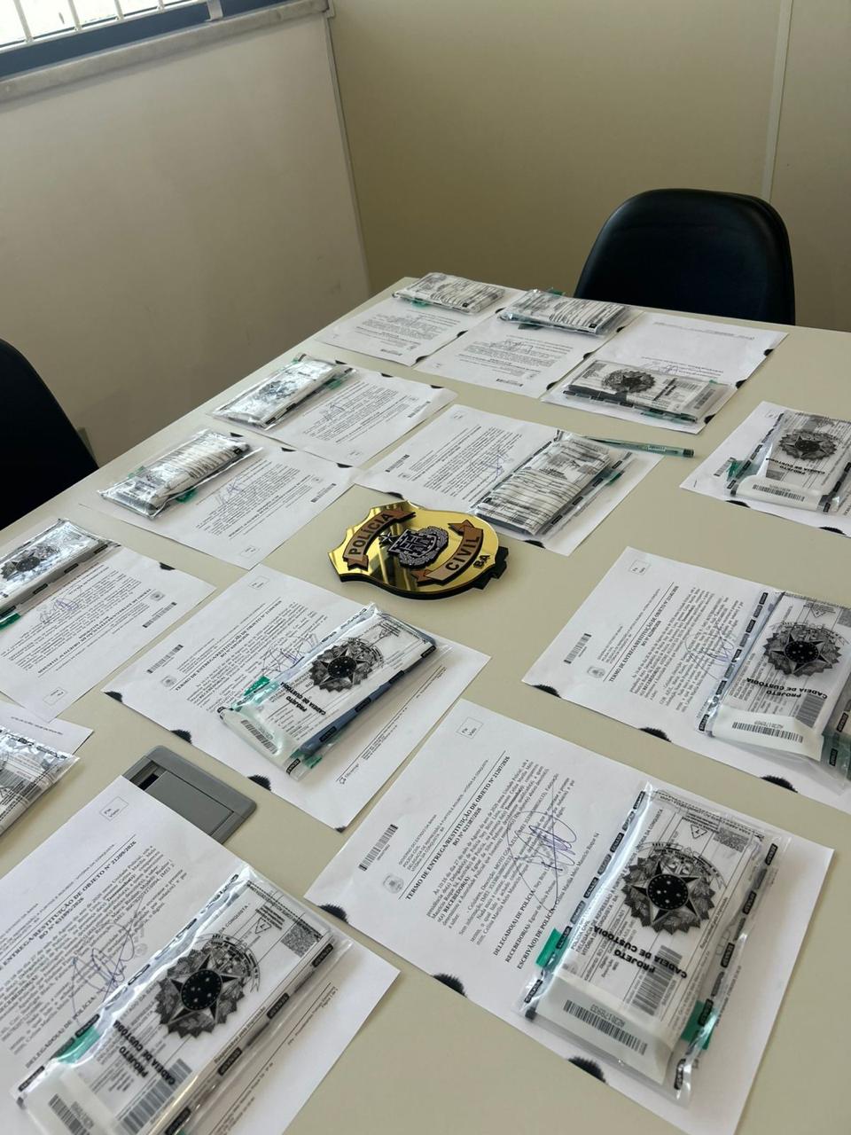 Polícia Civil recupera e devolve 14 celulares. (Foto: Divulgação)