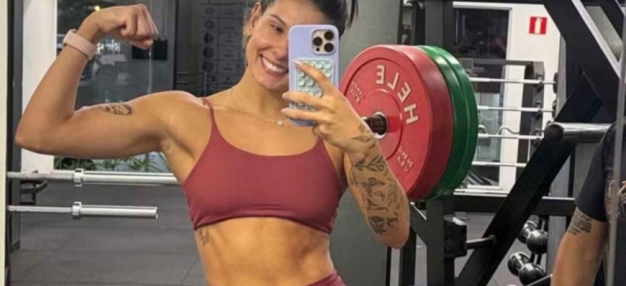 Ana Castela apresenta evolução corporal após foco em treinos na academia